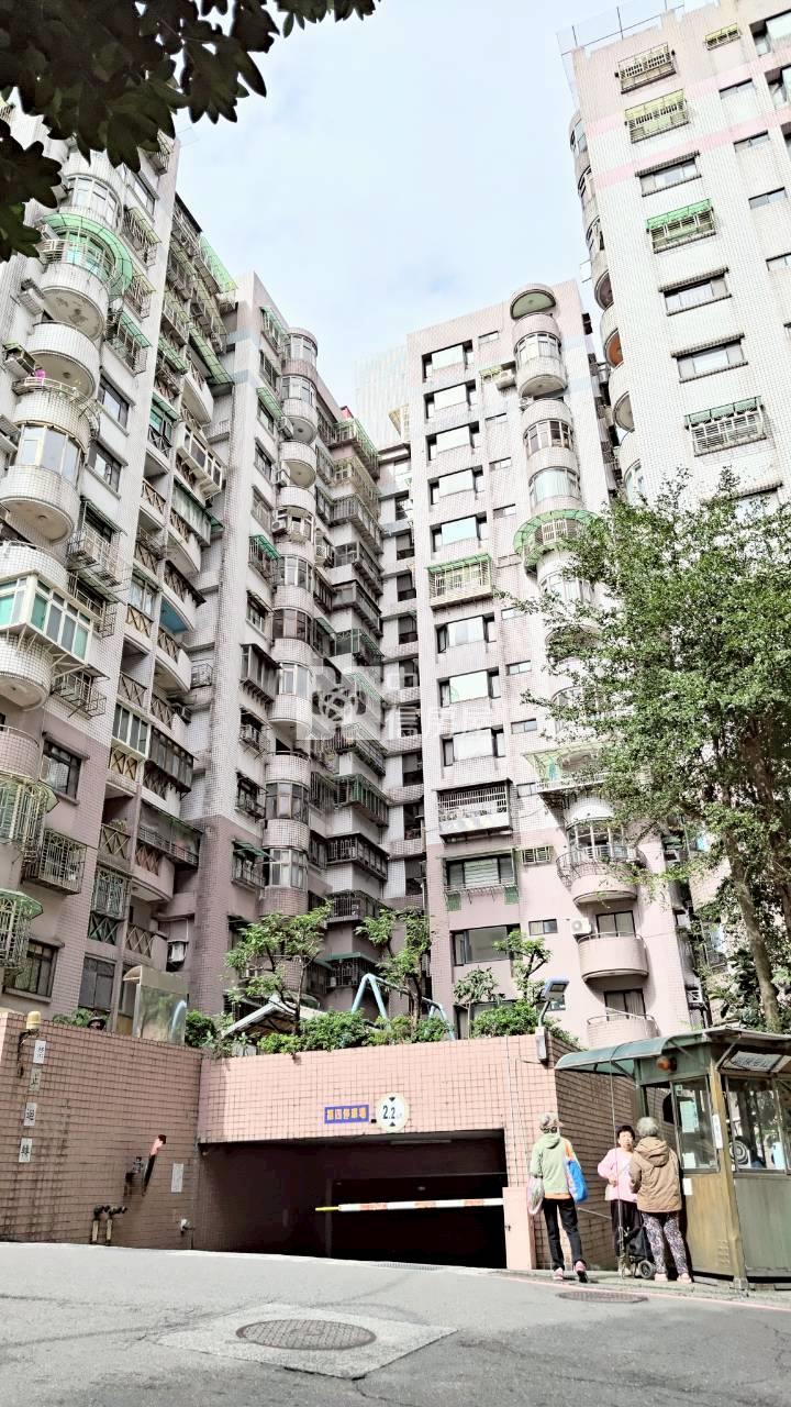 48光華國宅高樓大三房房屋室內格局與周邊環境