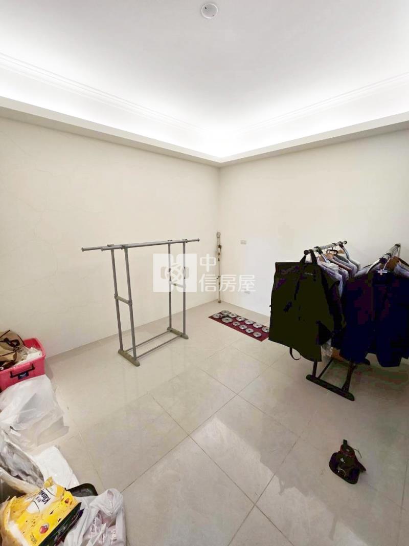 竹南市中心精緻雙車美透房屋室內格局與周邊環境