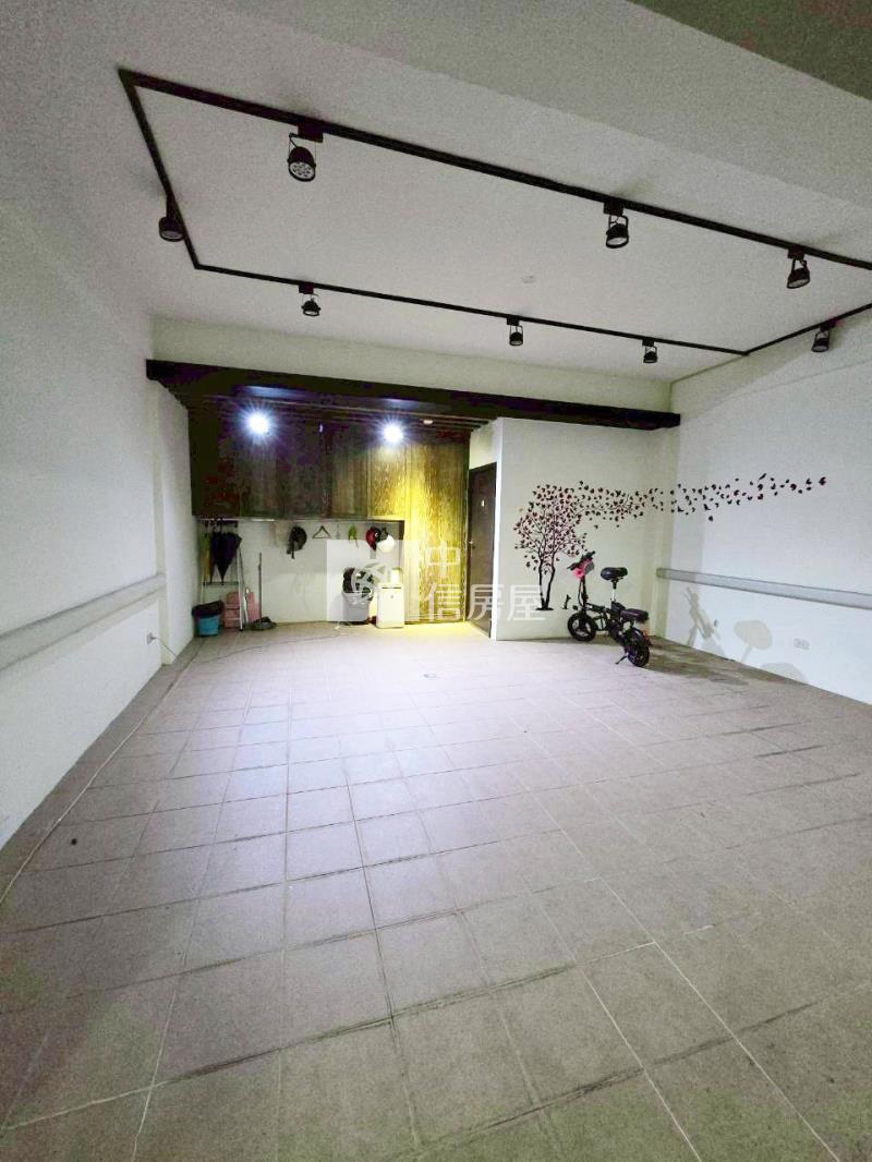 竹南市中心精緻雙車美透房屋室內格局與周邊環境