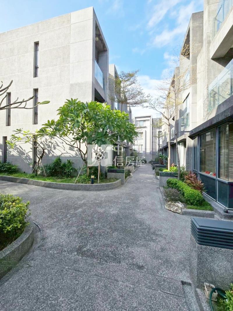 竹南市中心精緻雙車美透房屋室內格局與周邊環境