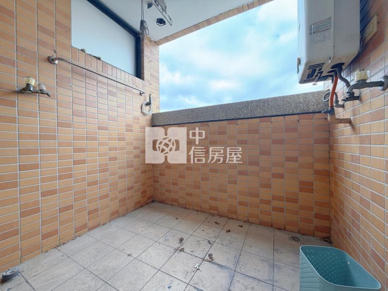 中山醫震後兩房附休旅車位房屋室內格局與周邊環境