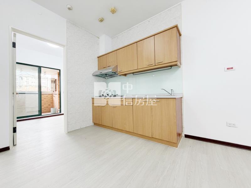 中山醫震後兩房附休旅車位房屋室內格局與周邊環境