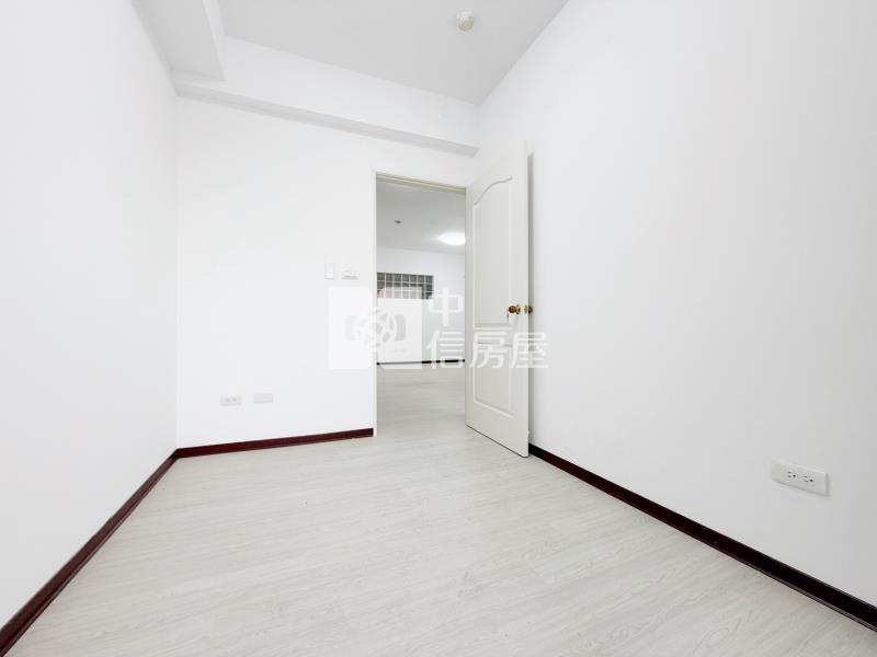 中山醫震後兩房附休旅車位房屋室內格局與周邊環境