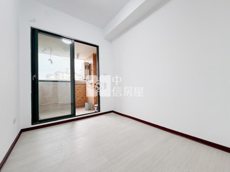 中山醫震後兩房附休旅車位房屋室內格局與周邊環境