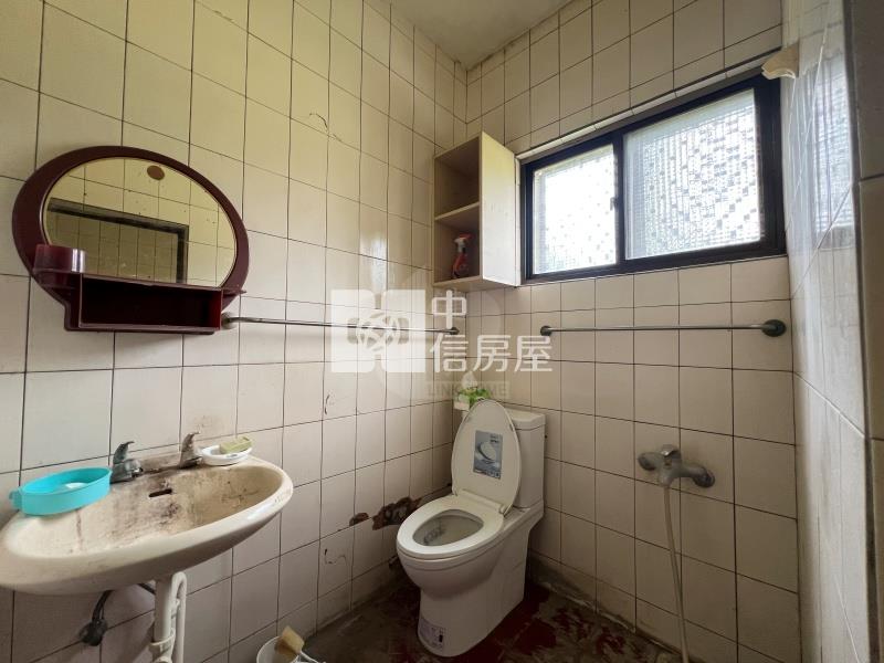 屏東房屋-演藝廳大地坪透天房屋室內格局與周邊環境