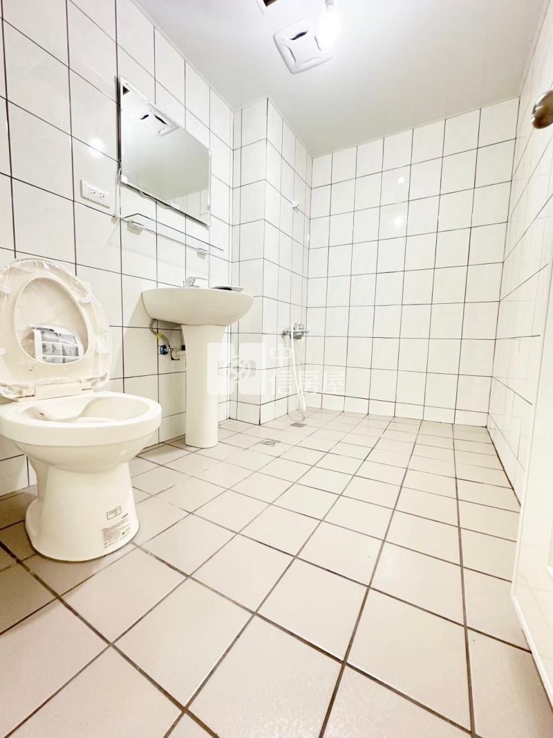 內壢大華路電梯大三房房屋室內格局與周邊環境