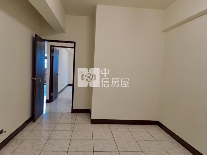 體育園區近健保局3房+車位房屋室內格局與周邊環境