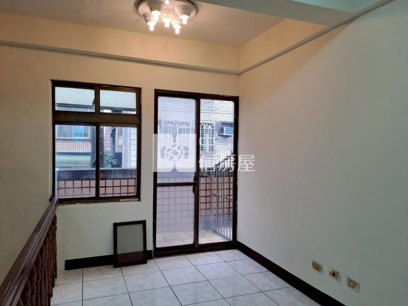 體育園區近健保局3房+車位房屋室內格局與周邊環境