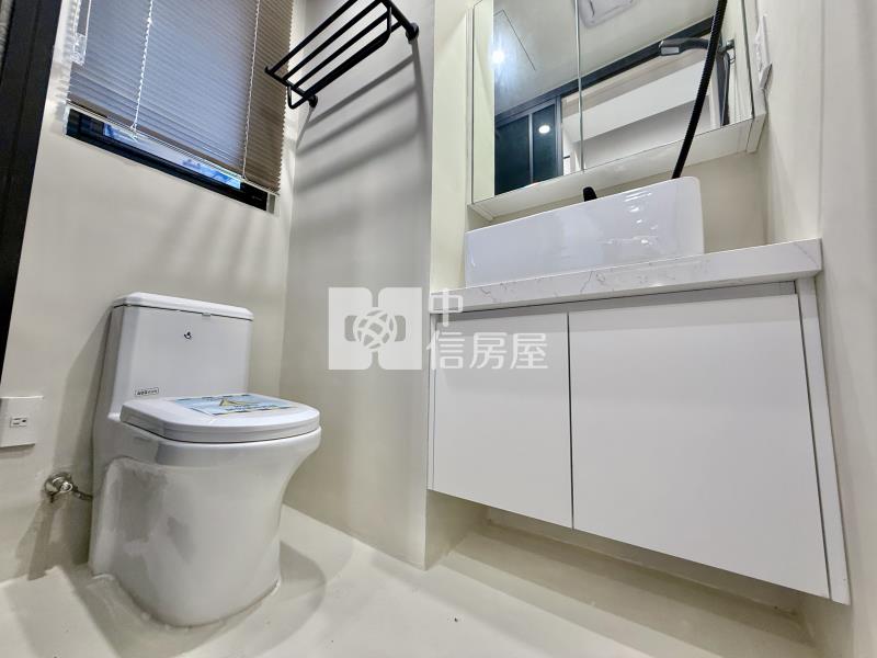 中央公園＃居住綠肺美宅｜次頂樓３房Ｂ１連號 ２平車房屋室內格局與周邊環境