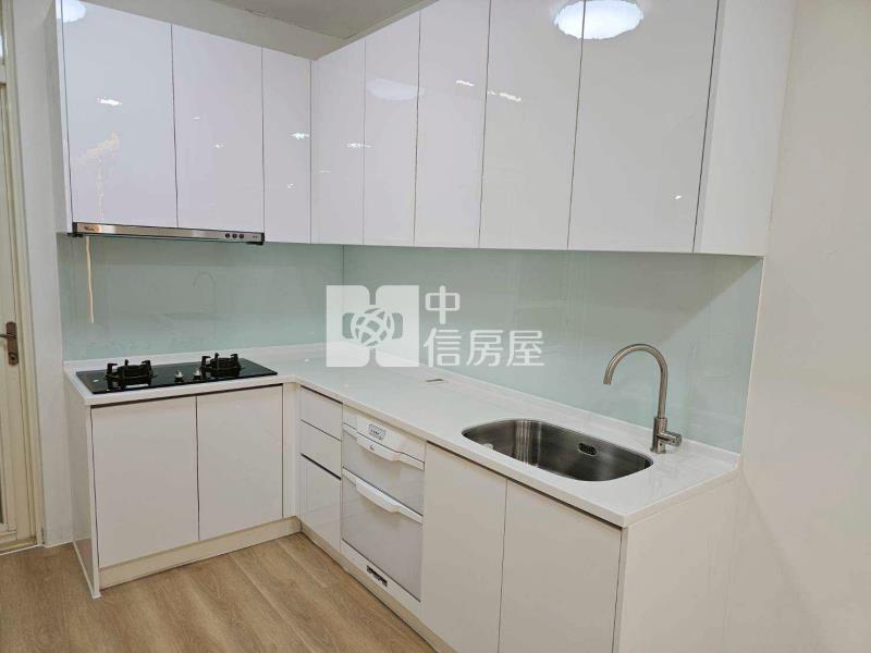 近湖口精美透天前院停車房屋室內格局與周邊環境