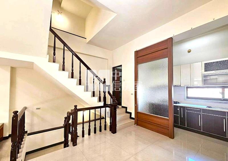 登陽館藏臨路邊間透天房屋室內格局與周邊環境