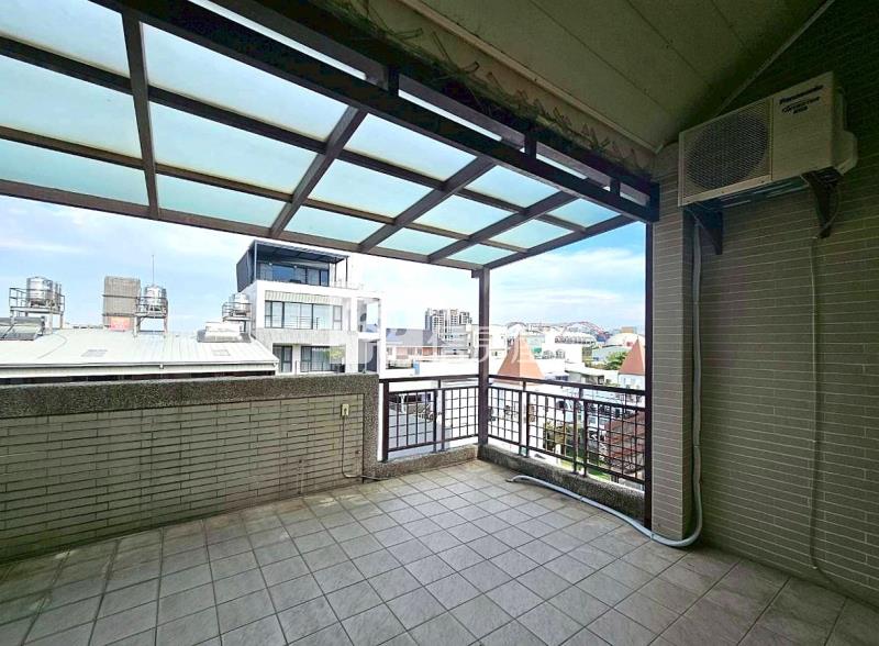 登陽館藏臨路邊間透天房屋室內格局與周邊環境