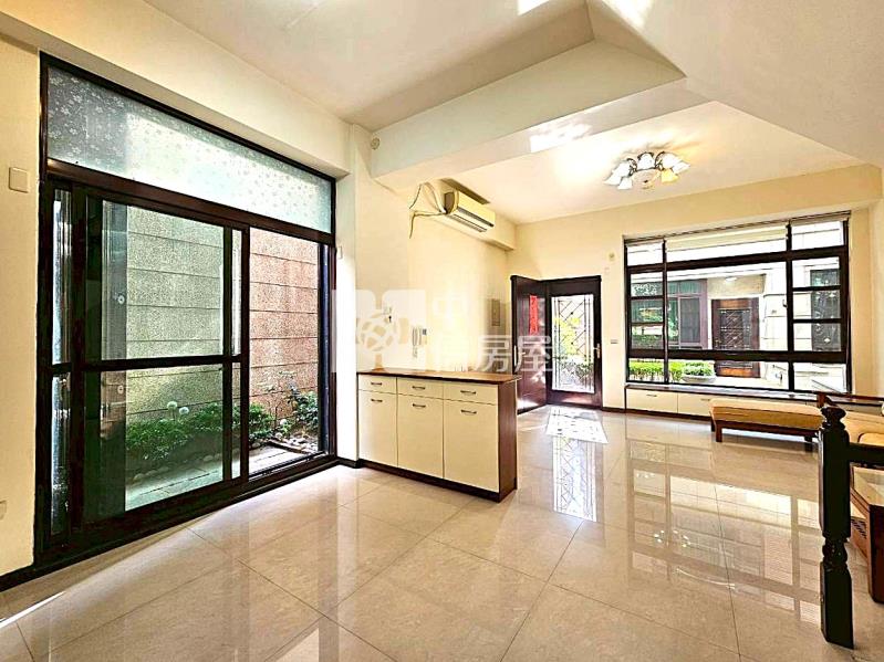 登陽館藏臨路邊間透天房屋室內格局與周邊環境