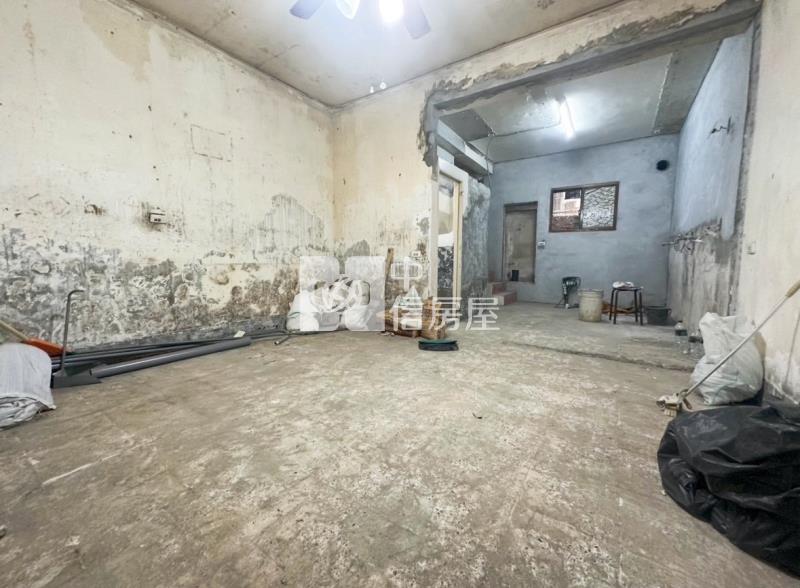 忠貞國小.忠貞市場旁便宜透天房屋室內格局與周邊環境