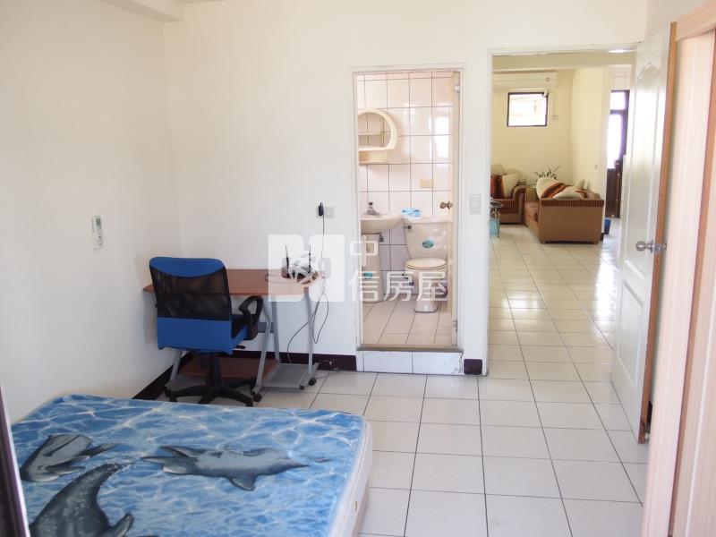 近體育園區.龍岡國小.健行科大雙衛浴大兩房房屋室內格局與周邊環境