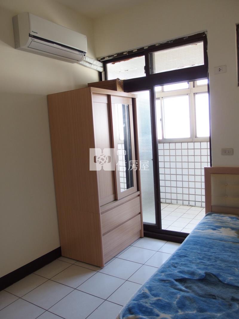 近體育園區.龍岡國小.健行科大雙衛浴大兩房房屋室內格局與周邊環境