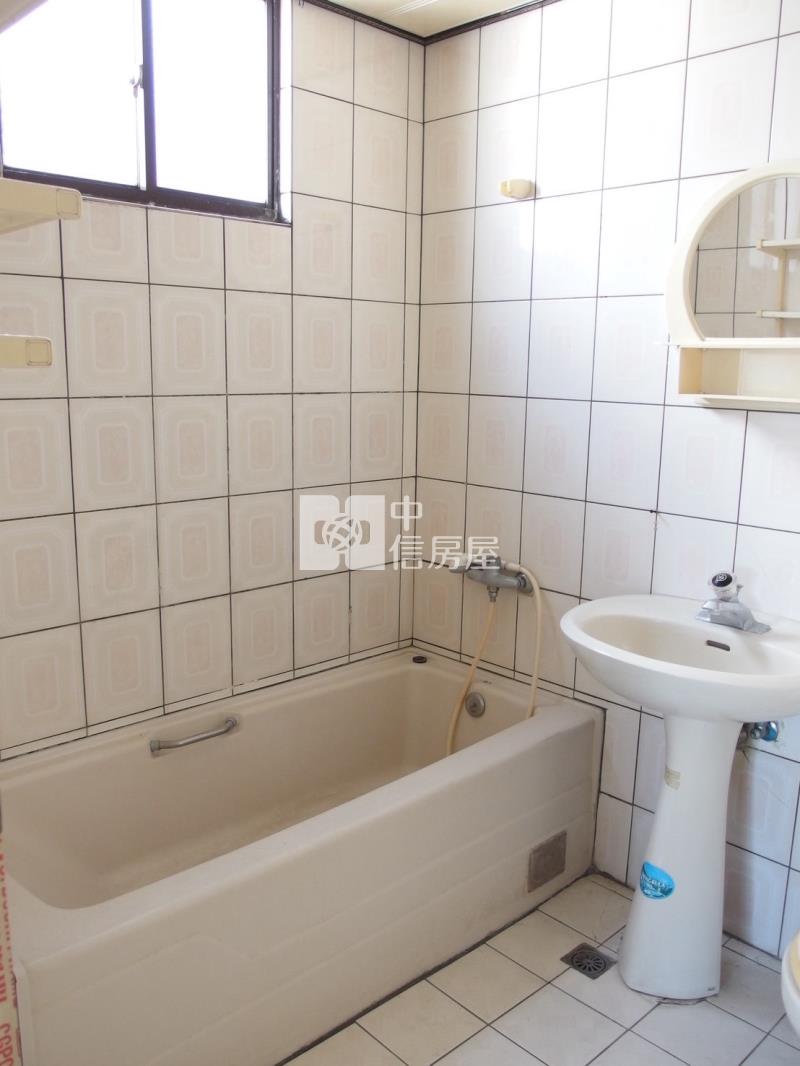 近體育園區.龍岡國小.健行科大雙衛浴大兩房房屋室內格局與周邊環境