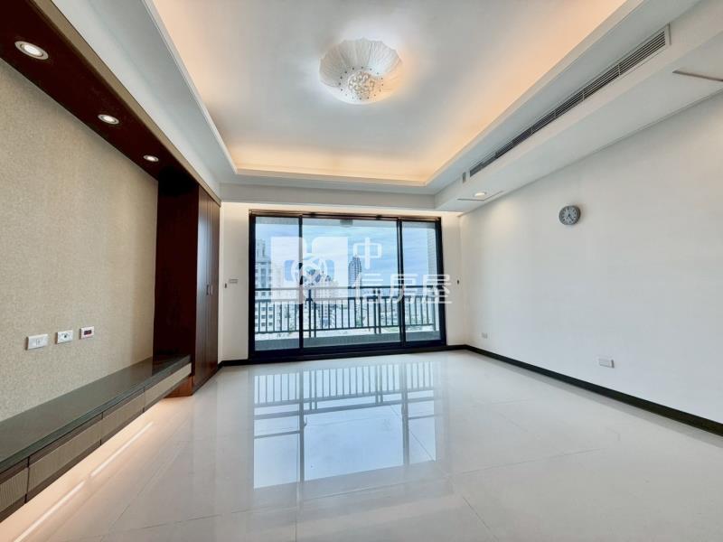 11期登陽四房雙平車高樓景觀戶房屋室內格局與周邊環境