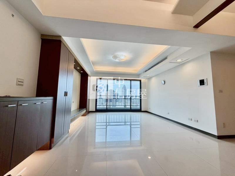 11期登陽四房雙平車高樓景觀戶房屋室內格局與周邊環境