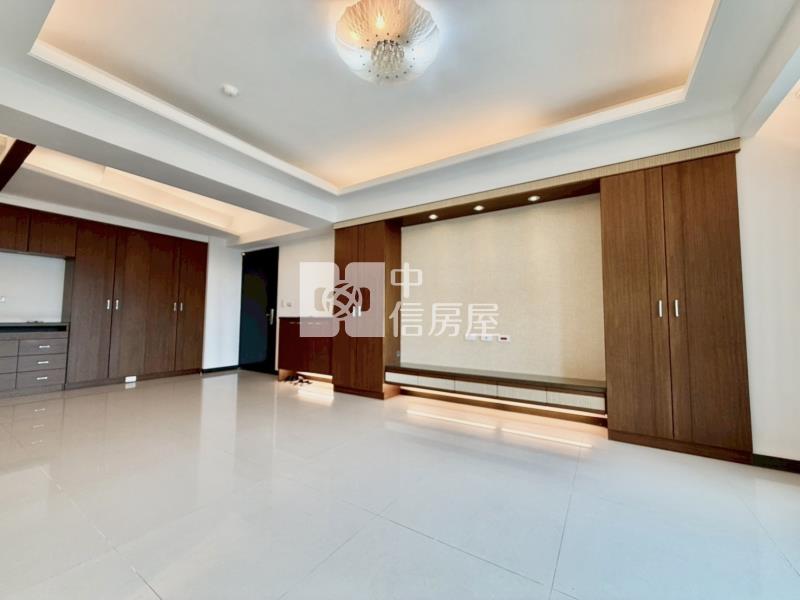 11期登陽四房雙平車高樓景觀戶房屋室內格局與周邊環境