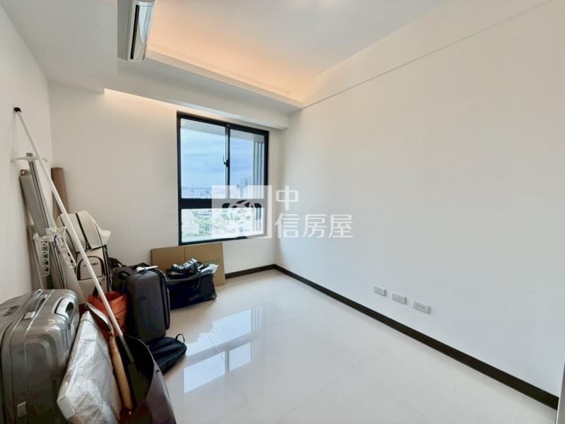 11期登陽四房雙平車高樓景觀戶房屋室內格局與周邊環境