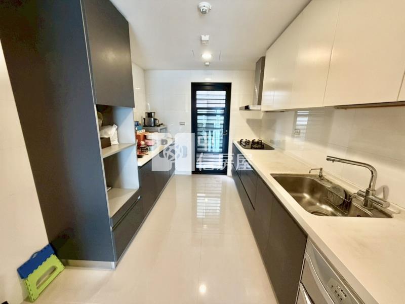 11期登陽四房雙平車高樓景觀戶房屋室內格局與周邊環境