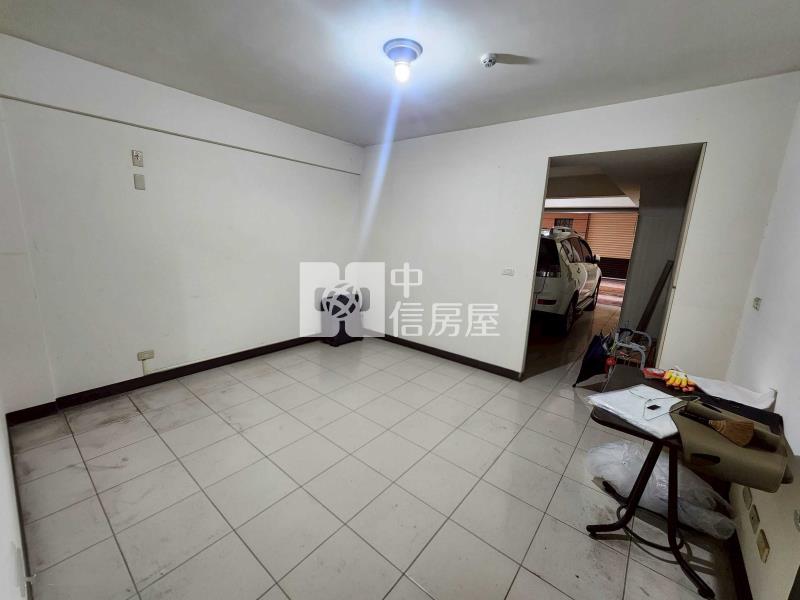 近過嶺電研路透天別墅+車庫停車房屋室內格局與周邊環境