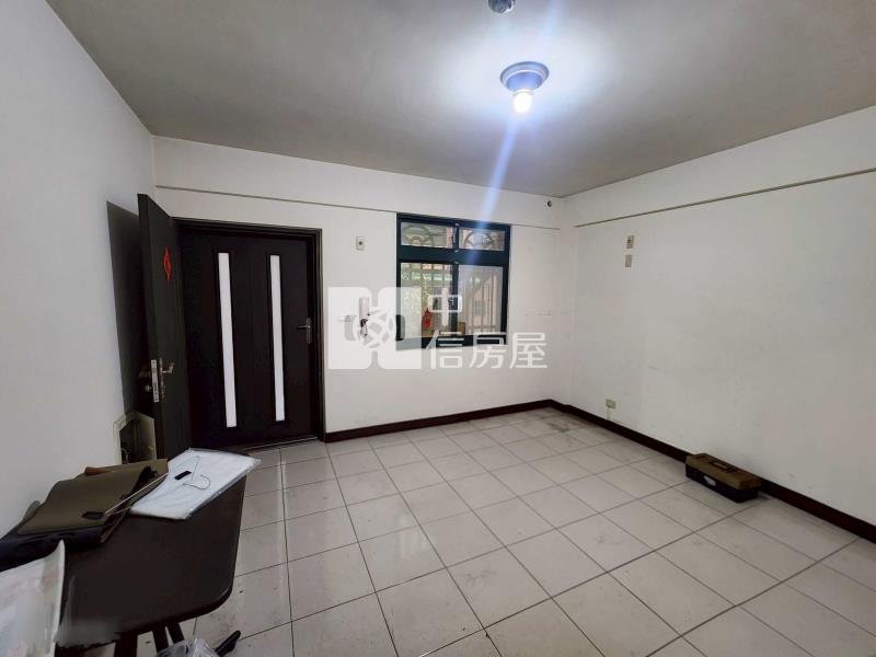 近過嶺電研路透天別墅+車庫停車房屋室內格局與周邊環境