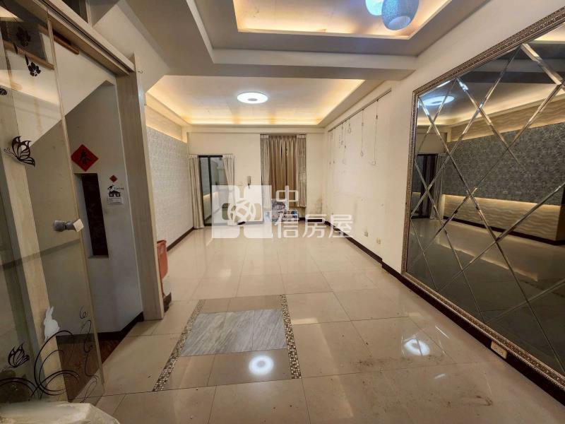 近過嶺電研路透天別墅+車庫停車房屋室內格局與周邊環境