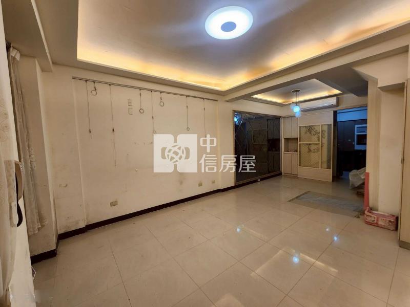 近過嶺電研路透天別墅+車庫停車房屋室內格局與周邊環境