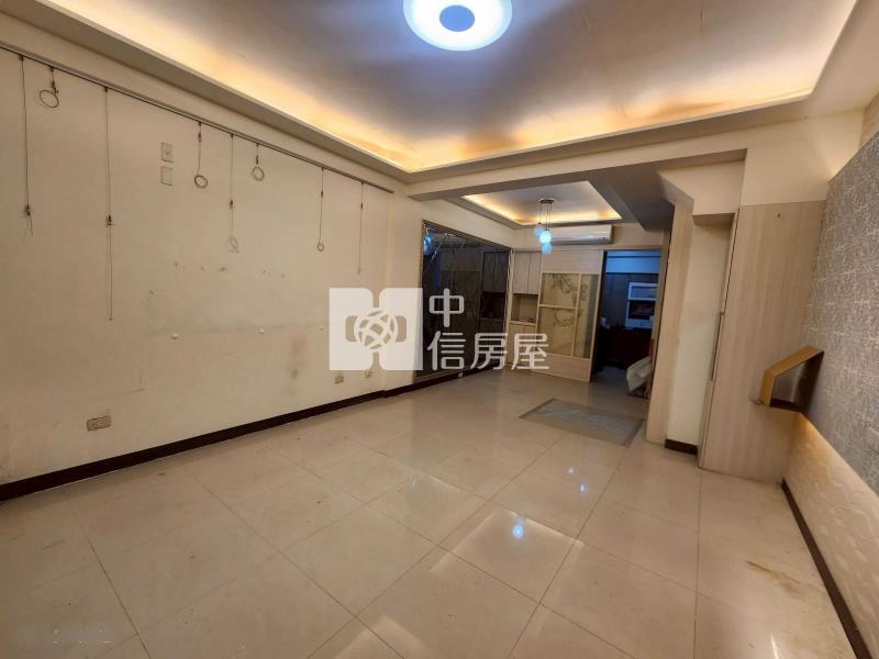 近過嶺電研路透天別墅+車庫停車房屋室內格局與周邊環境