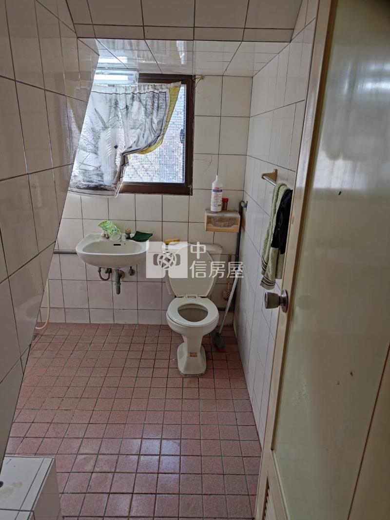 港明中學旁買大地坪送透天厝房屋室內格局與周邊環境