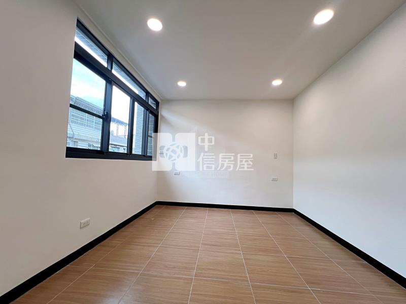 屏東房屋-國稅局美翻精工店住房屋室內格局與周邊環境