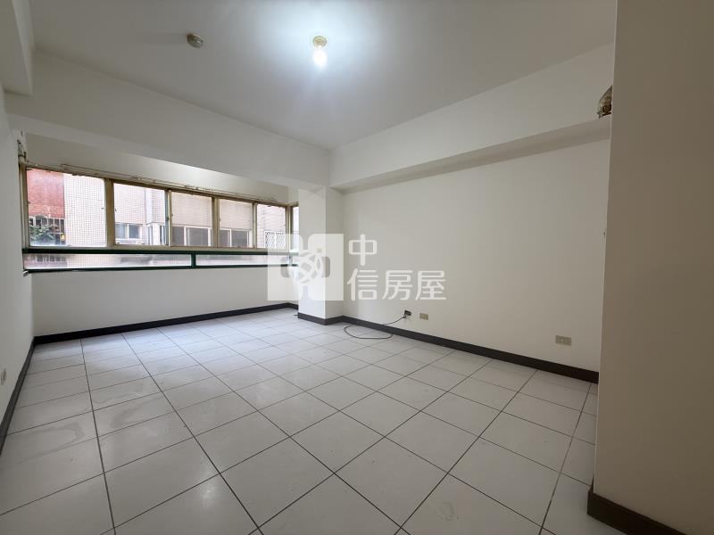 (捷運)文心櫻花|西屯稀有千萬內|大四房房屋室內格局與周邊環境