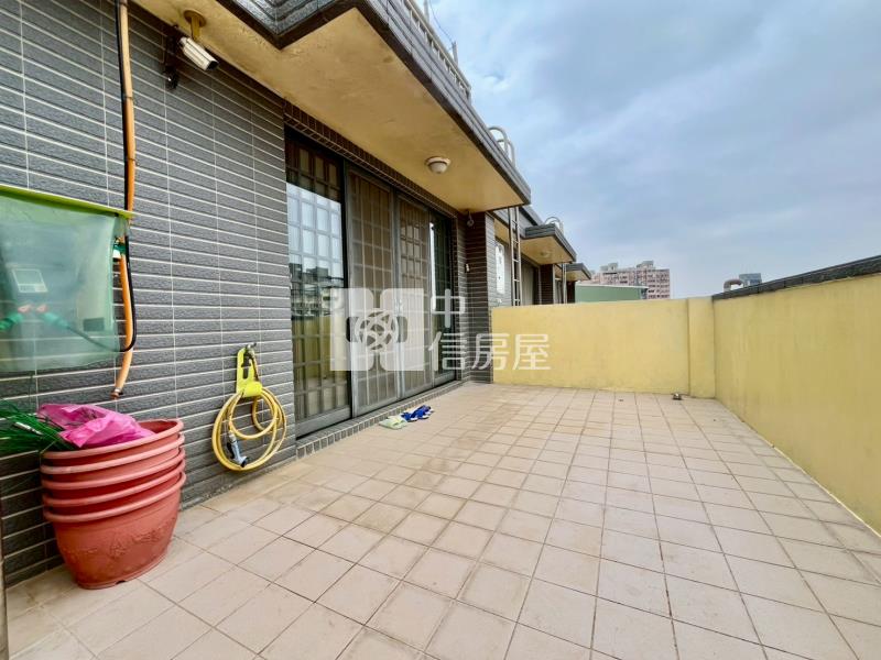 中興商圈輕屋齡雙車透天店面房屋室內格局與周邊環境