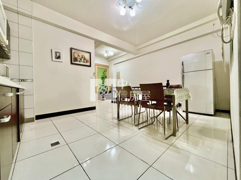 中興商圈輕屋齡雙車透天店面房屋室內格局與周邊環境