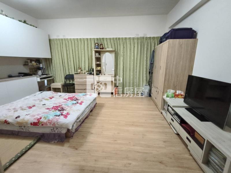 中興商圈輕屋齡雙車透天店面房屋室內格局與周邊環境