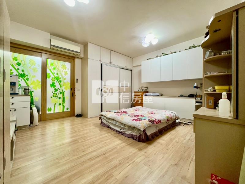 中興商圈輕屋齡雙車透天店面房屋室內格局與周邊環境