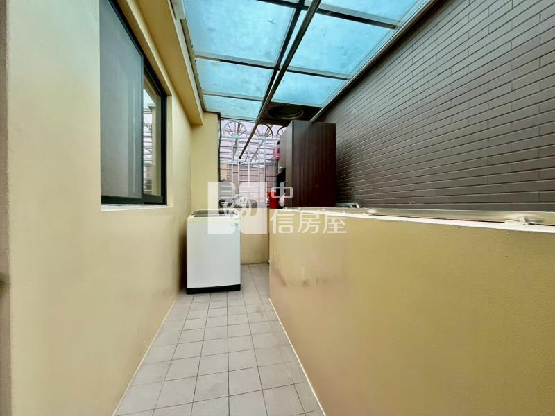 中興商圈輕屋齡雙車透天店面房屋室內格局與周邊環境