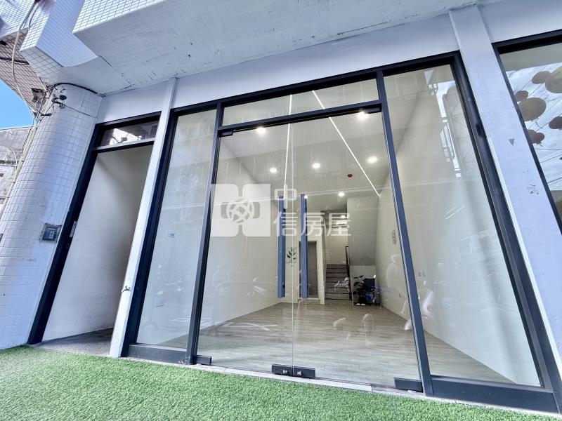 太平市場家樂福滿滿人潮|全新屋況3層樓使用空間大 網美店面A房屋室內格局與周邊環境