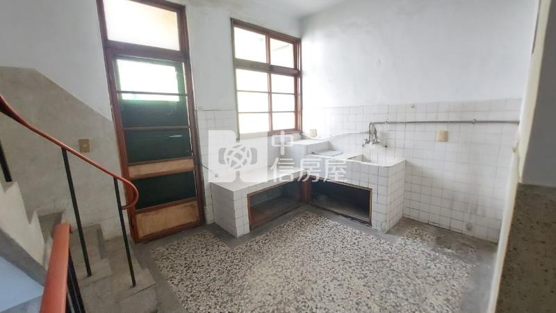 北區健行路/大地坪/透天店面房屋室內格局與周邊環境