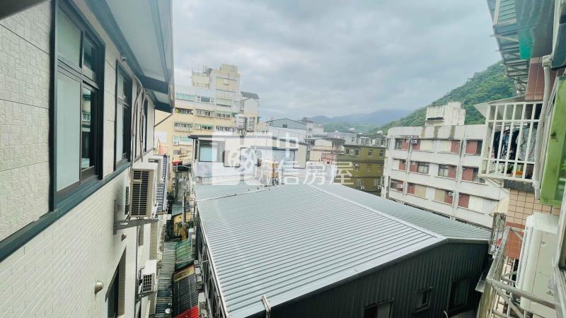 跑馬古道公園旁邊間雙採光湯屋房屋室內格局與周邊環境