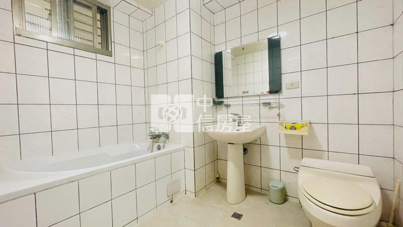 跑馬古道公園旁邊間雙採光湯屋房屋室內格局與周邊環境