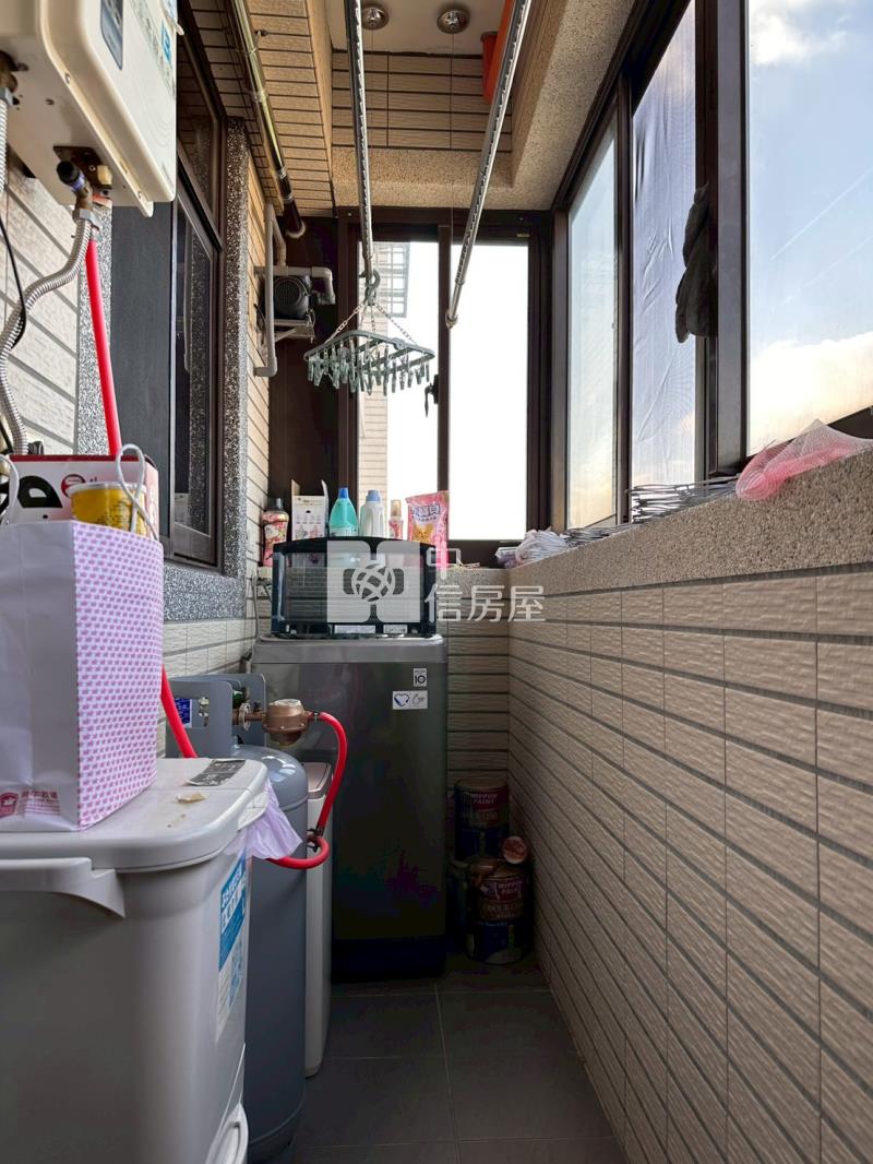 龍岡三年屋!!2+1房車房屋室內格局與周邊環境