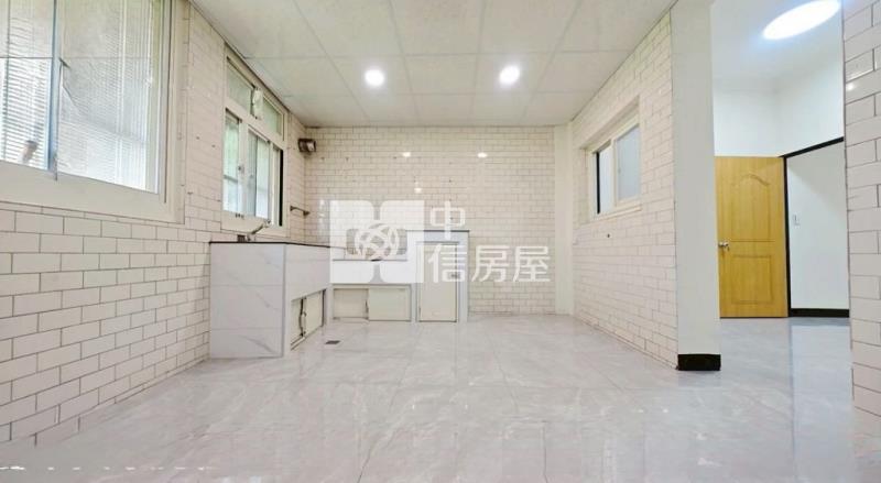 平鎮新光路整新美透天(中信卓越團隊)房屋室內格局與周邊環境