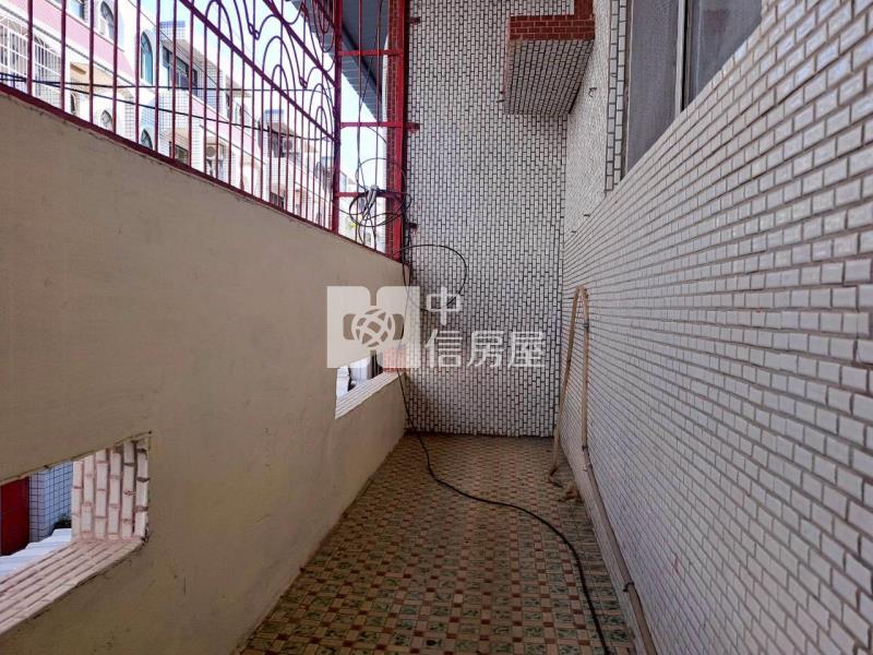 佳里市中心低總價透天房屋室內格局與周邊環境