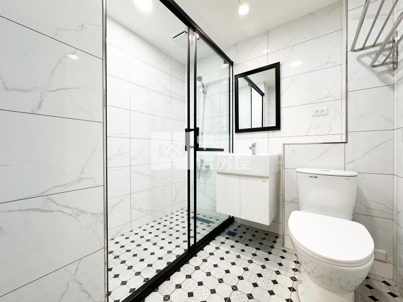 臻愛歐洲2房車房屋室內格局與周邊環境