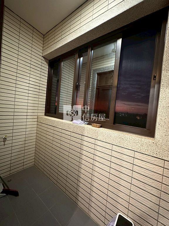 龍岡圓環2+1房車(中信卓越團隊)房屋室內格局與周邊環境