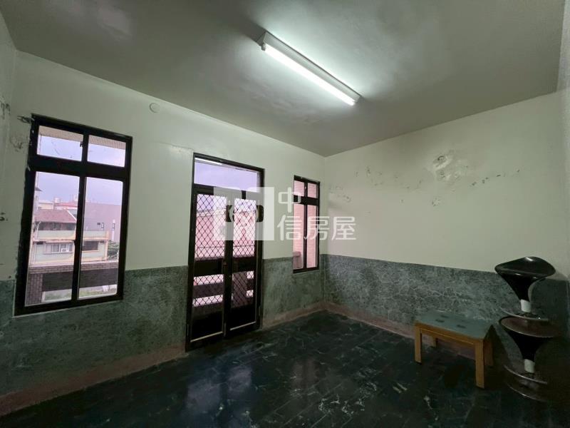 萬丹鬧區透天房屋室內格局與周邊環境