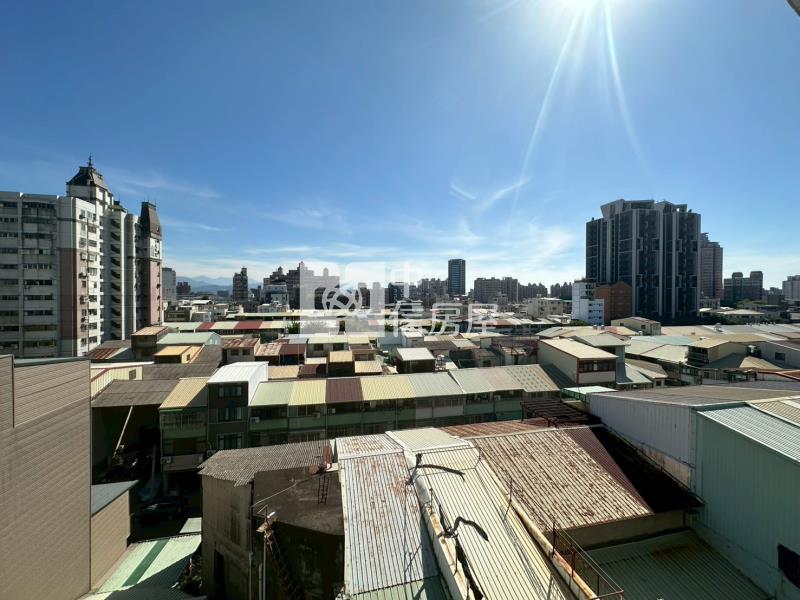 國圖館|境安樹語永久棟距兩房休旅車位房屋室內格局與周邊環境